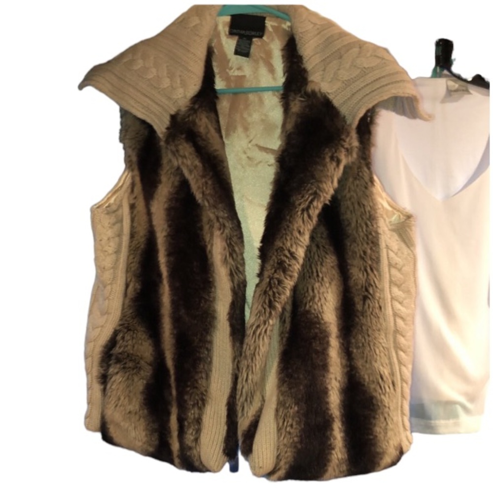 Cynthia Rowley XL Tan faux fur vest ivory cable knit back detail